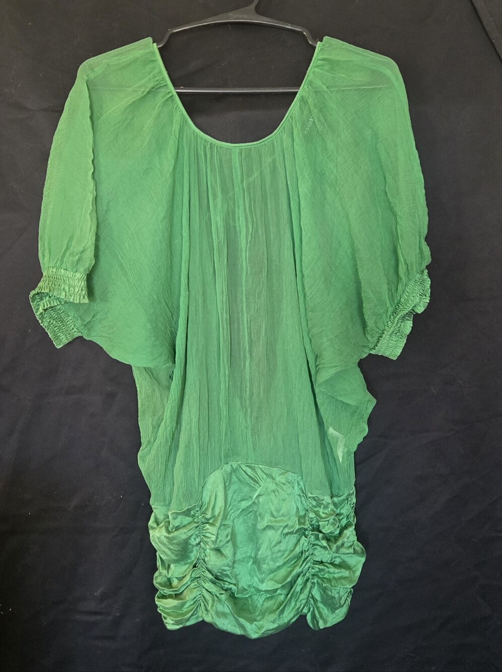 Bebe Kelly Green 100% Silk Open-Back, Balloon-Skeeve, Tufted Drop-Waist Tunic SM